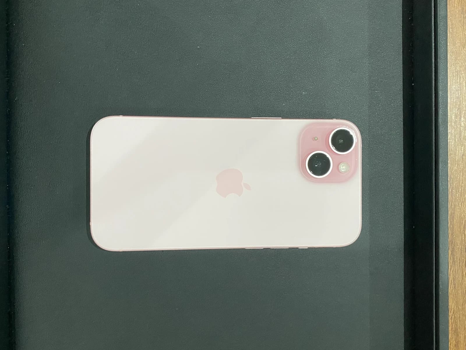 iPhone 15 128GB Pink