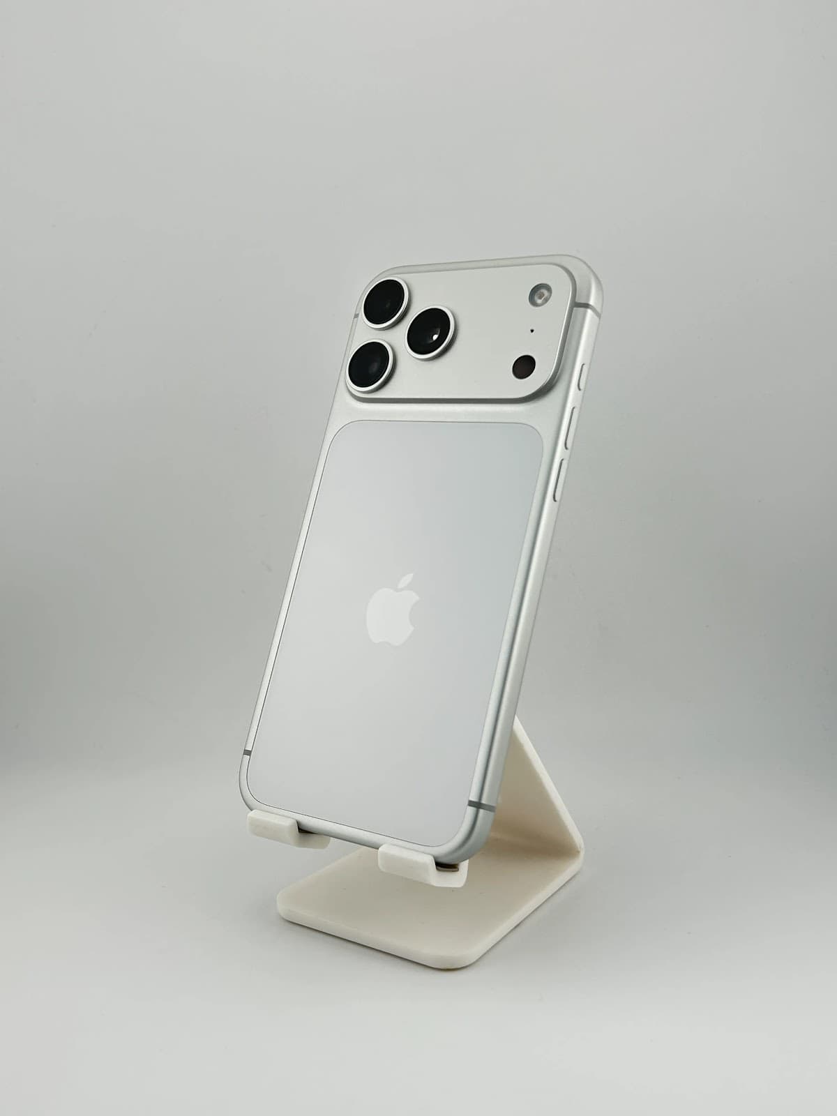 iPhone 17 Pro Max  256GB  White