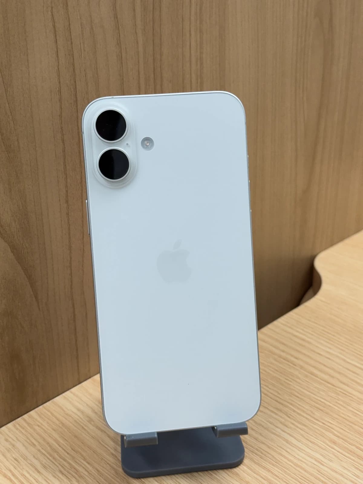 iPhone 16 Plus 256GB White