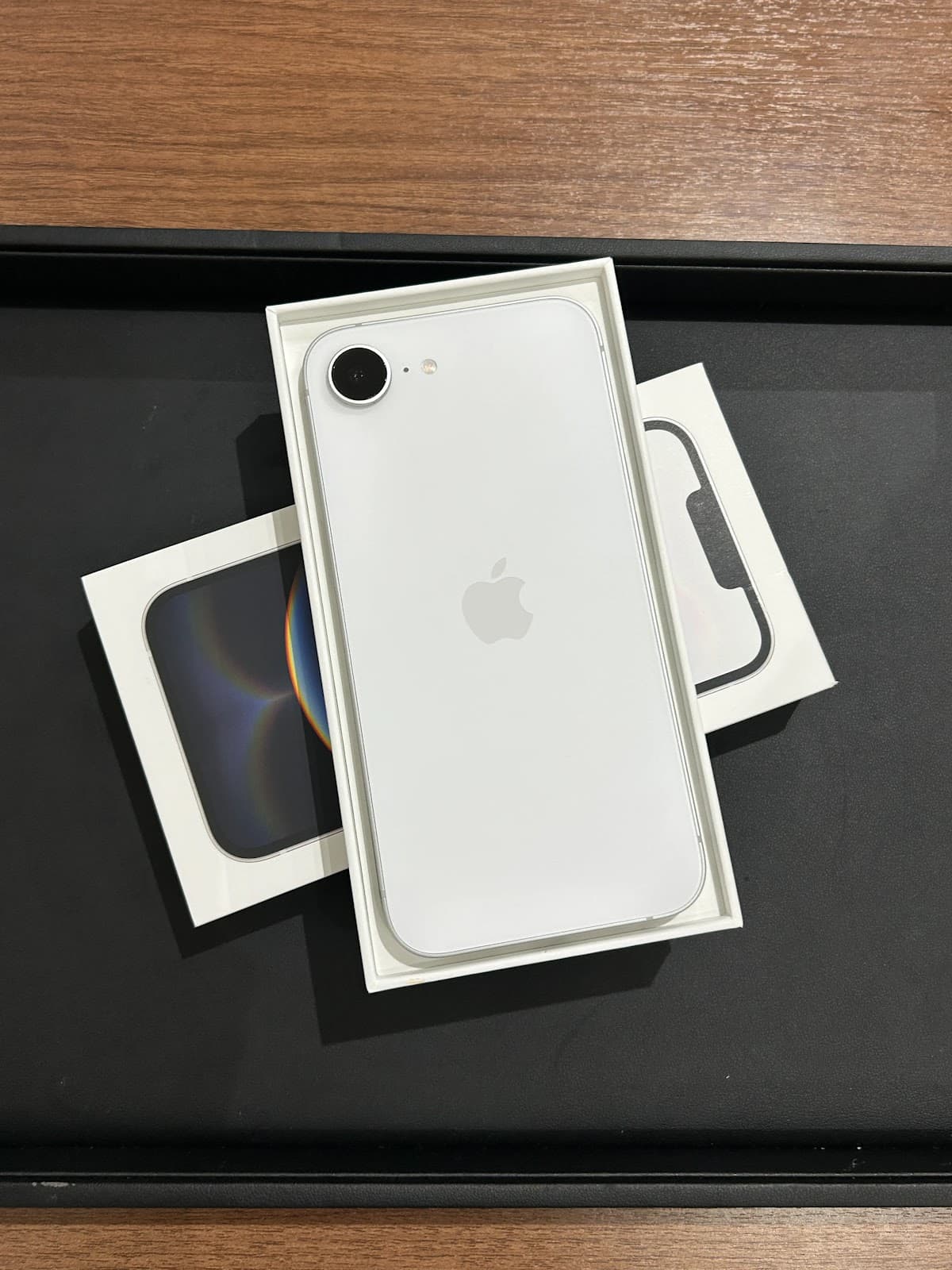 iPhone 16e 128GB White