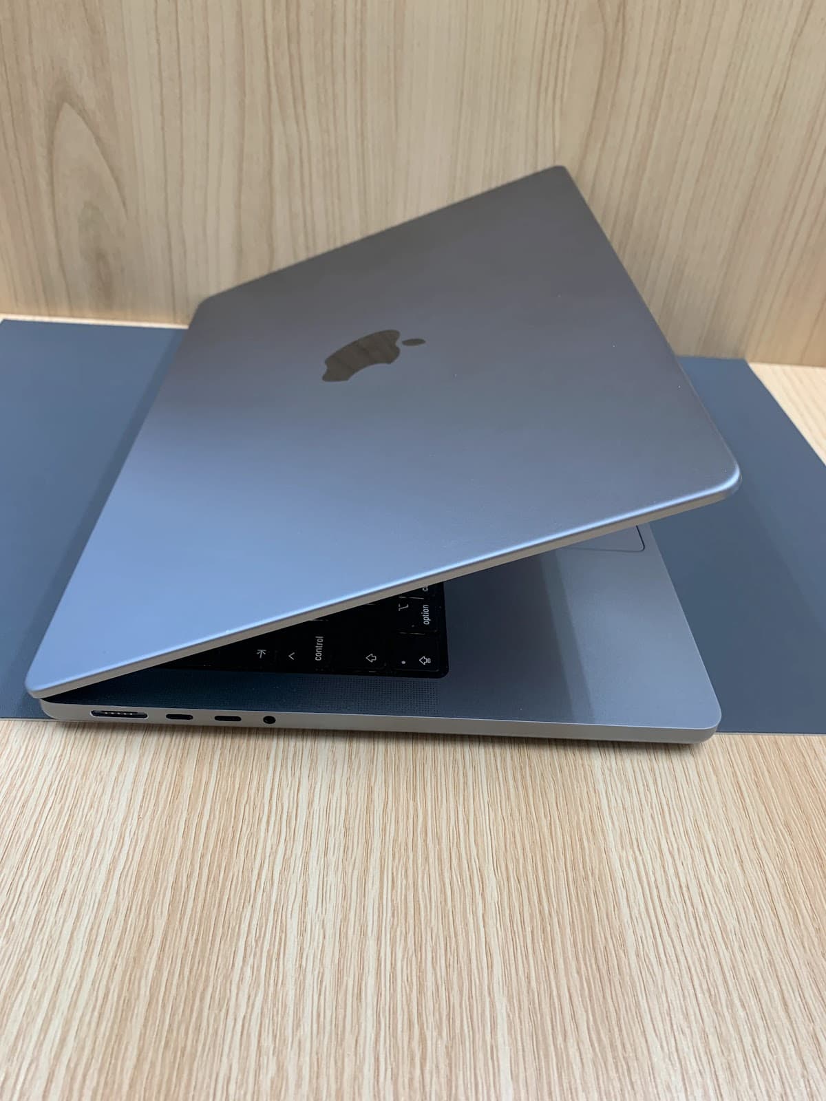 Macbook M1 Pro 14-inch Gray