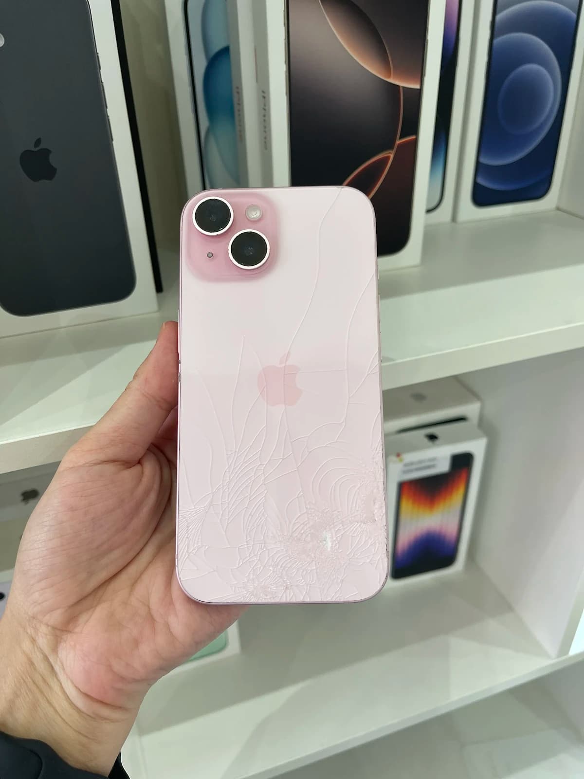 iPhone 15 128GB Pink