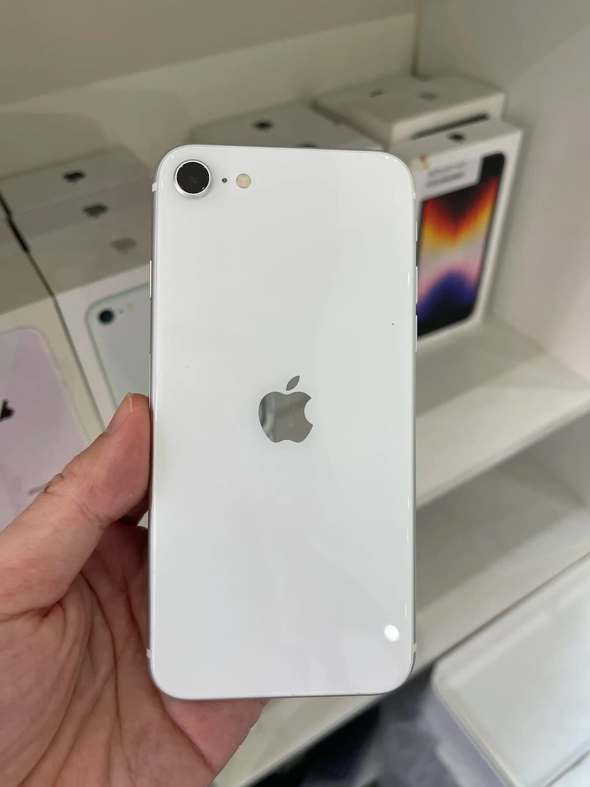 iPhone SE2 64GB White