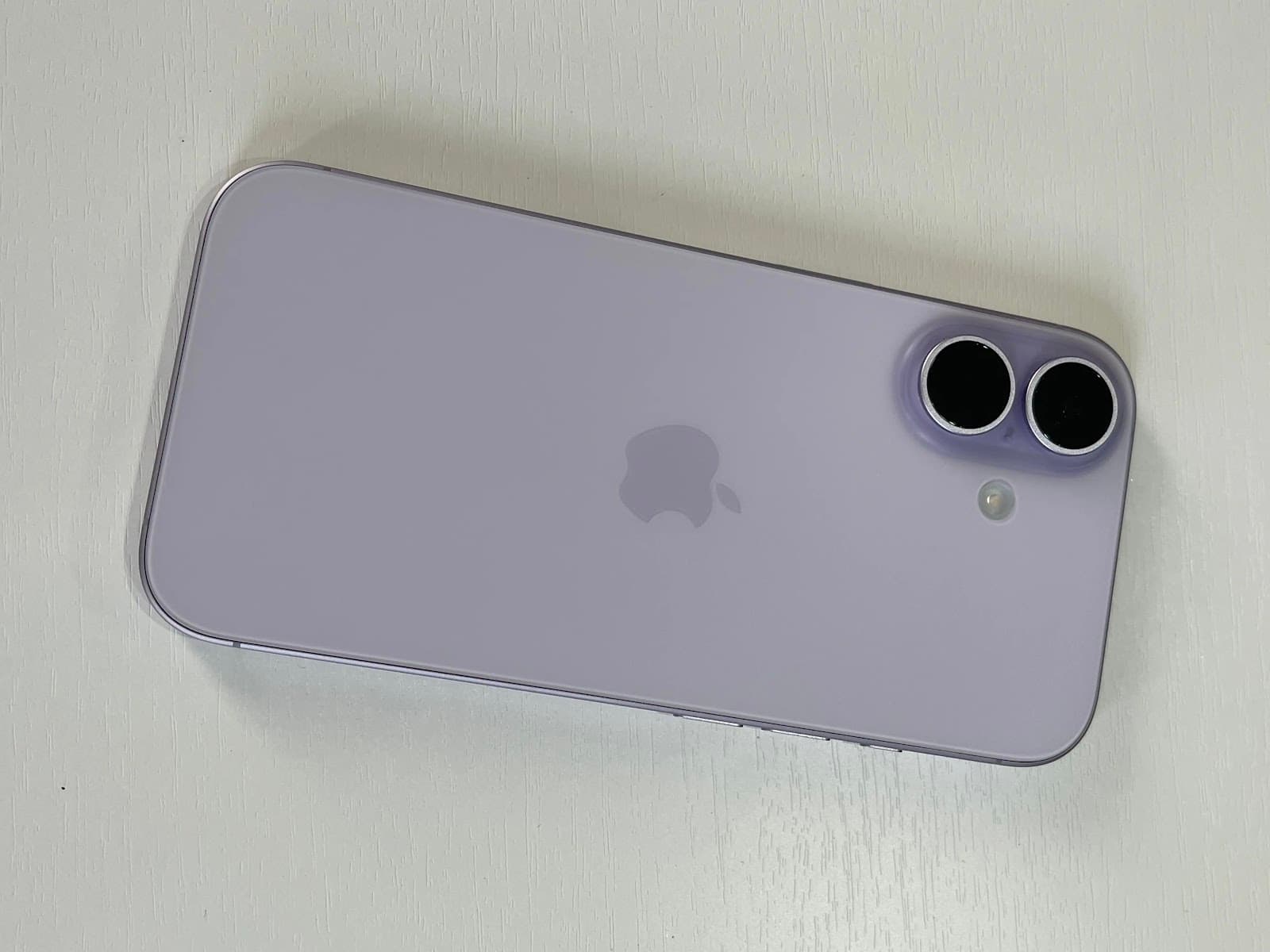 iPhone 17 256GB Lavender
