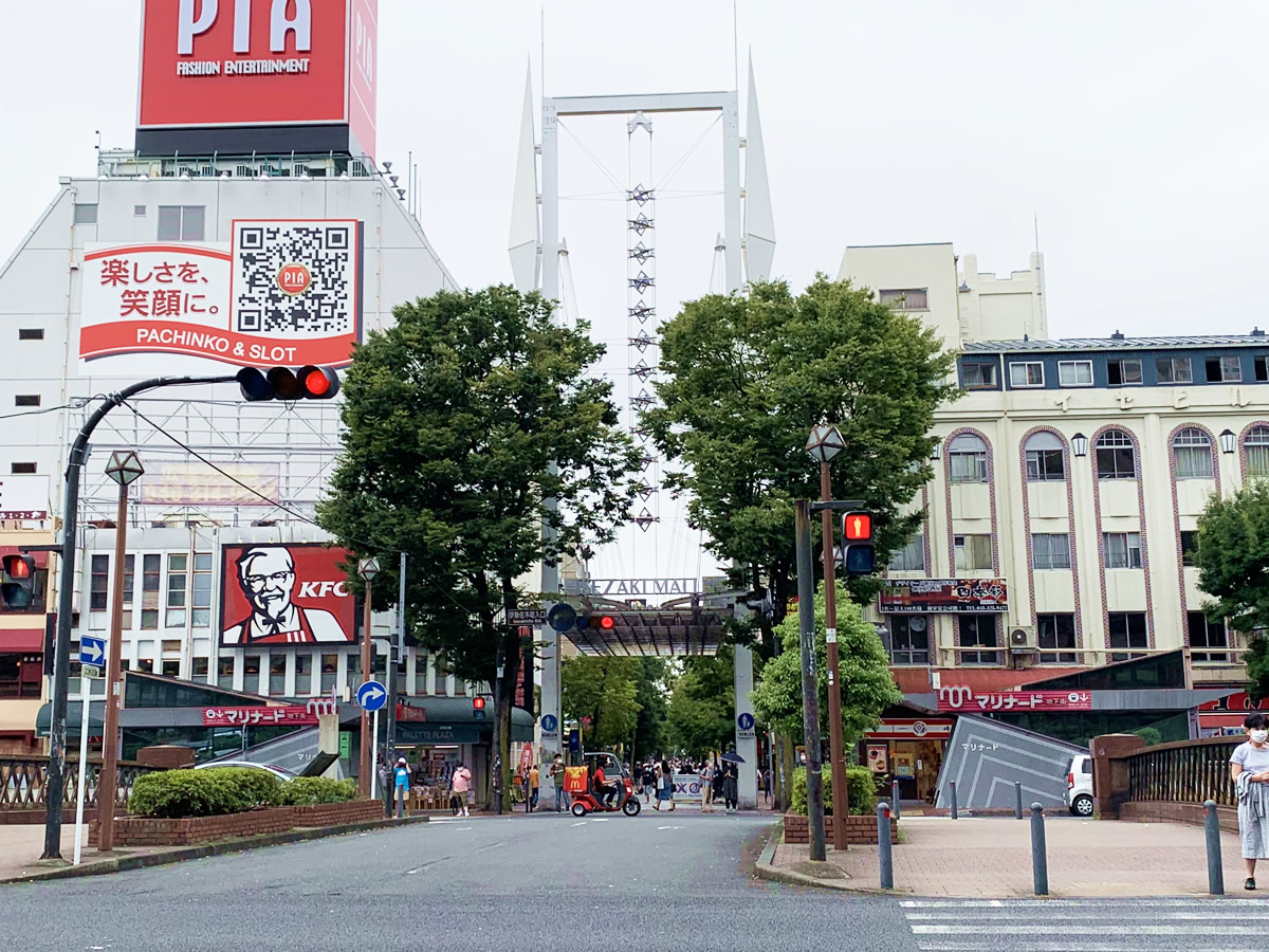 JR関内駅北口から伊勢佐木モール方面へ進む道順写真